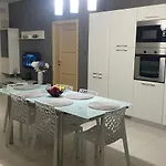 Cheerful Two Bedrooms Flat With Bbq *