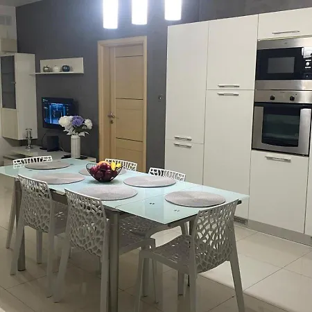 Cheerful Two Bedrooms Flat With Bbq *