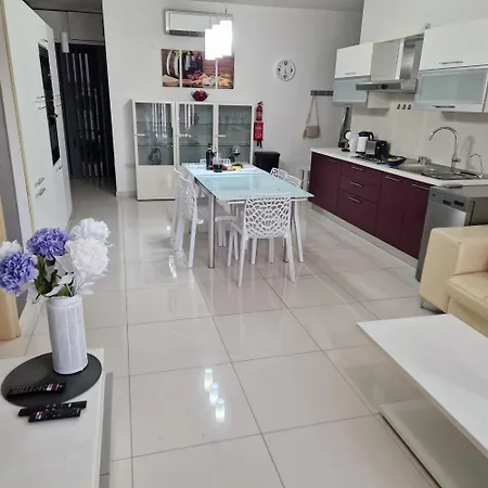 Appartement Cheerful Two Bedrooms Flat With Bbq